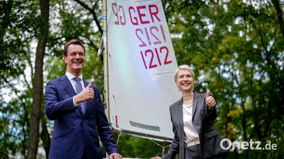 Berlin: Wüst und Schwesig posieren beim Presstermin zur Olympiabewerbung Köln-Rhein-Ruhr Bild: Kay Nietfeld/dpa