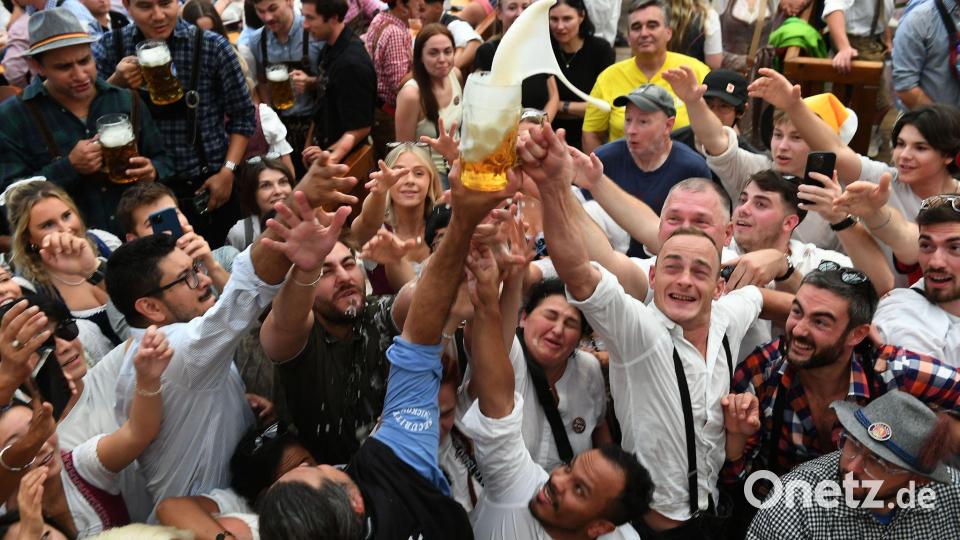 Das mittlere Wiesn-Wochenende gilt traditionell als das am besten besuchte. (Archivbild) Bild: Felix Hörhager/dpa
