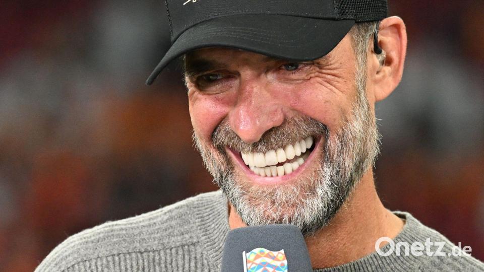 Da musste auch Jürgen Klopp lachen. Bild: Federico Gambarini/dpa