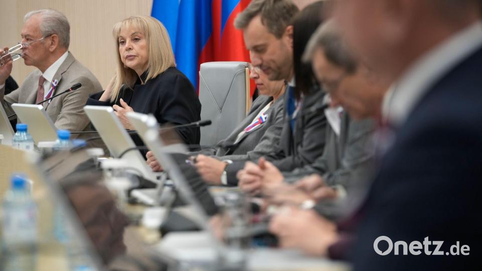 Die Wahlleitung hat das offizielle Ergebnis verkündet, doch unabhängige Experten sehen Anzeichen für Fälschungen. (Archivbild) Bild: Pavel Bednyakov/AP/dpa