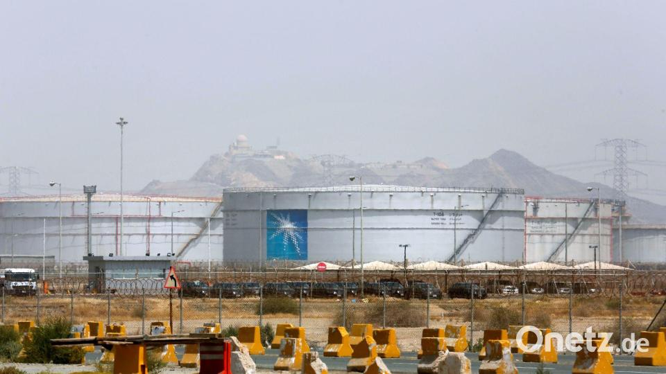 Saudi-Arabiens Ölfelder liegen vor allem im Osten, entsprechend wichtig ist der Exportweg über die Straße von Hormus. (Symbolbild) Bild: Amr Nabil/AP/dpa