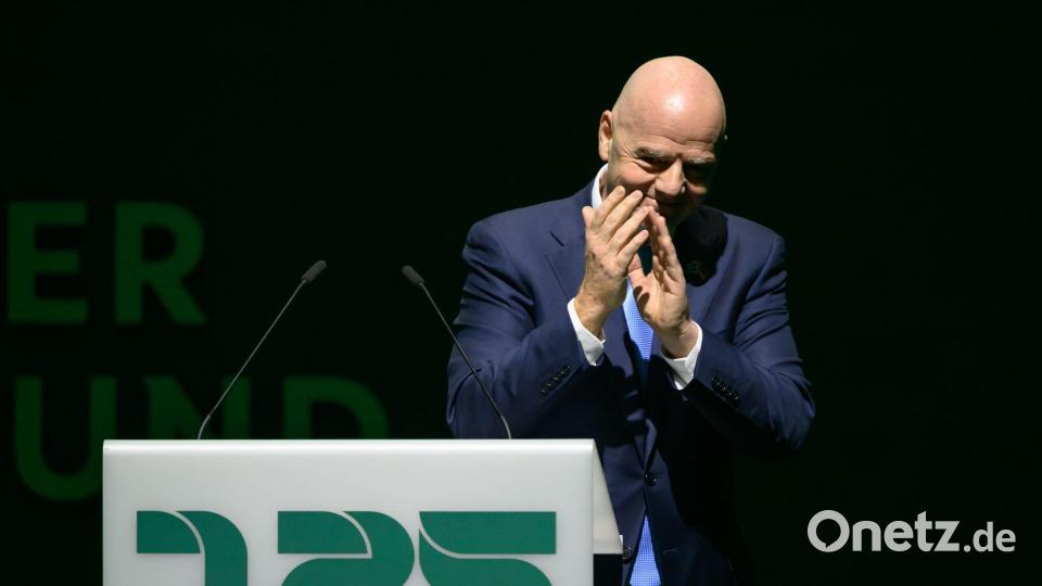 Der Druck auf FIFA-Boss Infantino wird hochgehalten. (Archivbild) Bild: Hendrik Schmidt/dpa