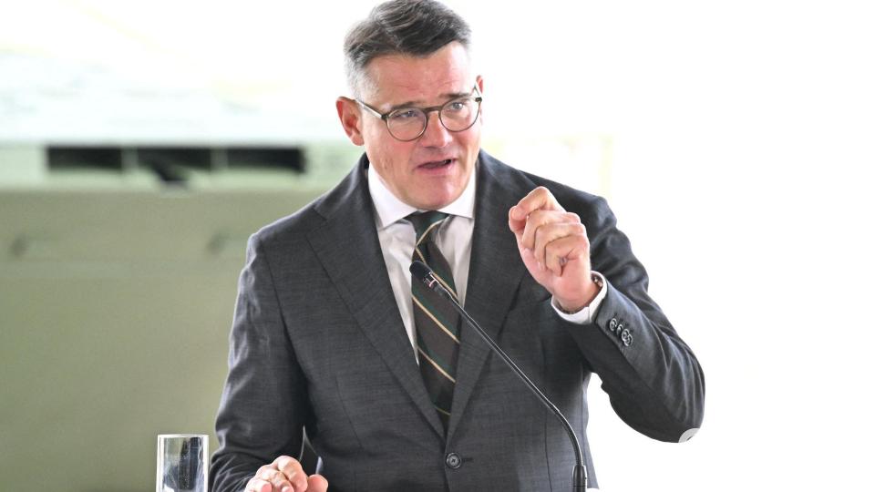 Hessens Regierungschef Boris Rhein hat neben der Zuckersteuer auch geplante Steuererhöhungen auf Tabak und Alkohol abgelehnt. (Archivbild) Bild: Swen Pförtner/dpa