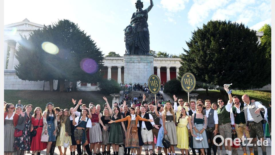 Wer mit der Wiesn verdient, soll sich laut Stadt auch beteiligen. Bild: Felix Hörhager/dpa