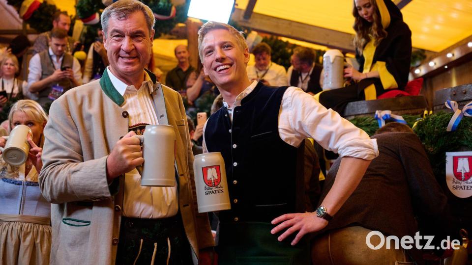 Markus Söder (l) und Münchens OB Dominik Kraus sehen das Oktoberfest als Pluspunkt einer Münchner Olympia-Bewerbung. (Archivbild) Bild: Sven Hoppe/dpa