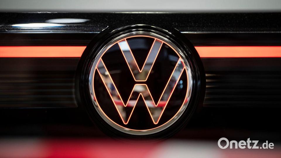 Allein VW ruft in Deutschland knapp 900.000 Autos vorsorglich zurück. (Archivbild) Bild: Hannes P. Albert/dpa