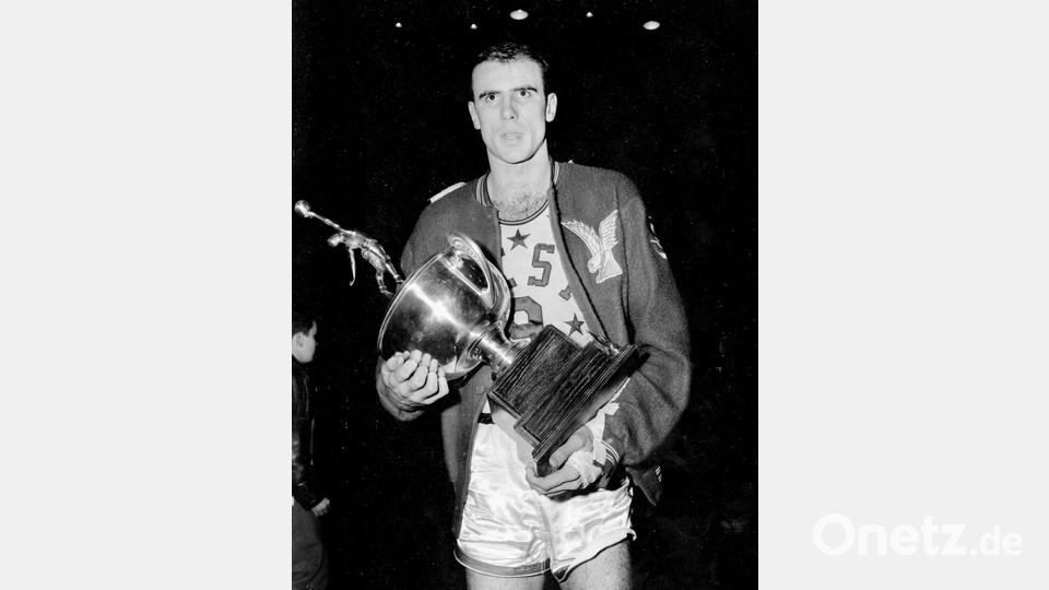 Bob Pettit starb am Mittwoch im Alter von 93 Jahren. Bild: Uncredited/AP/dpa