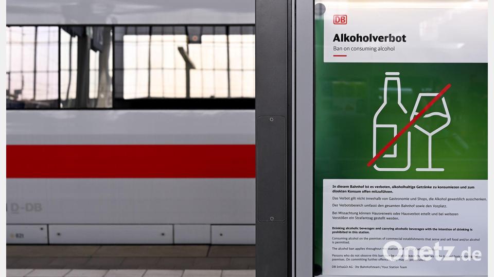 Alkohol in Bahnhöfen will die Deutsche Bahn nicht mehr. (Symbolbild) Bild: Sven Hoppe/dpa