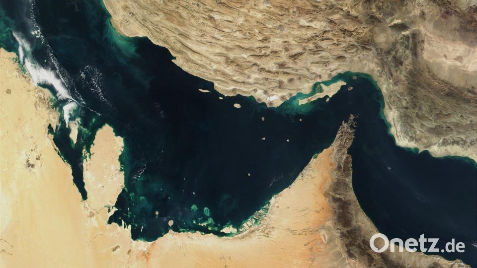 US-Präsident Donald Trump bezeichnet die Straße von Hormus auf seiner Plattform Truth Social als Trump-Meerenge. (Handout) Bild: -/The Visible Earth/NASA/dpa