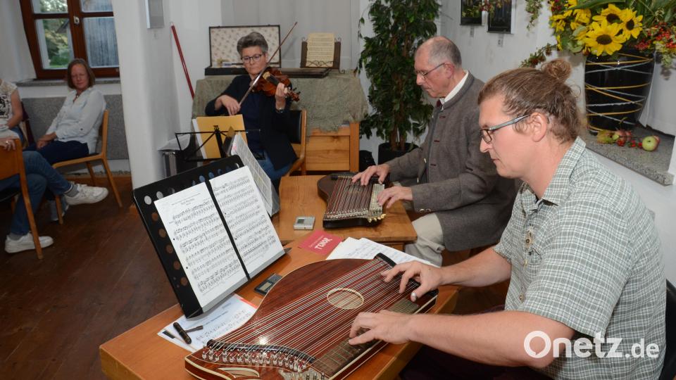 Gespannt warteten die Zuhörer schließlich auf den angekündigten Pleystein-Marsch „Hoch Pleystein“ von Ludwig Damberger. Bild: Elisabeth Dobmayer