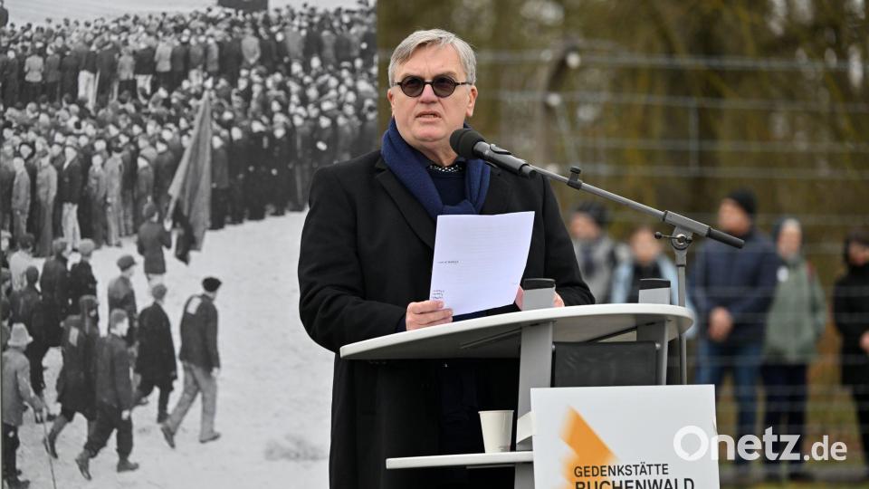 Hape Kerkeling hat eine vielbeachtete Rede zum Jahrestag der Befreiung des Konzentrationslagers Buchenwald bei Weimar gehalten. (Archivbild) Bild: Martin Schutt/dpa
