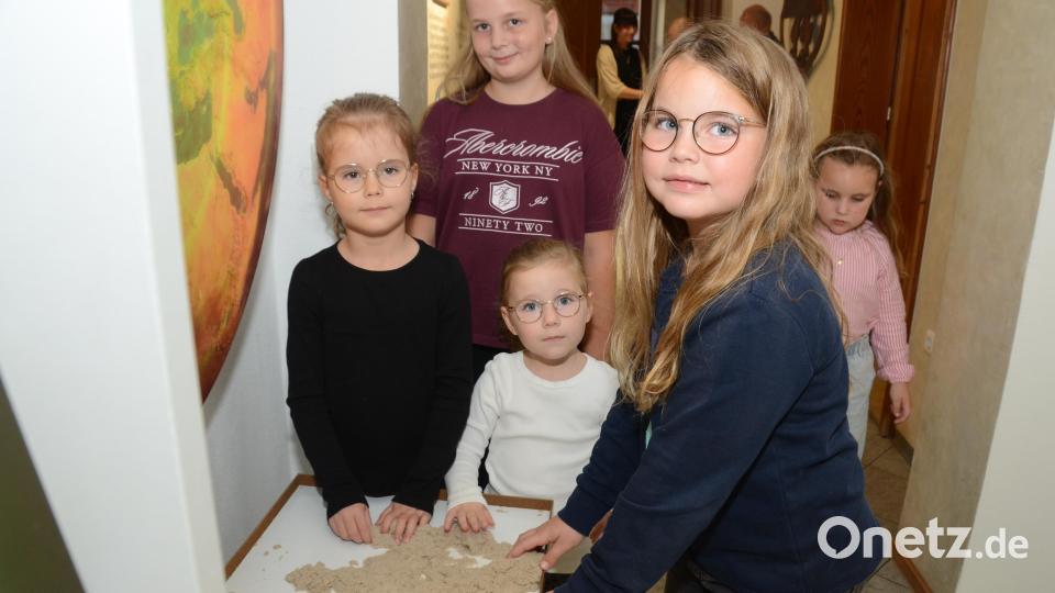 Kineticsand beeindruckte die kleinen Museumsbesucher. Bild: Elisabeth Dobmayer