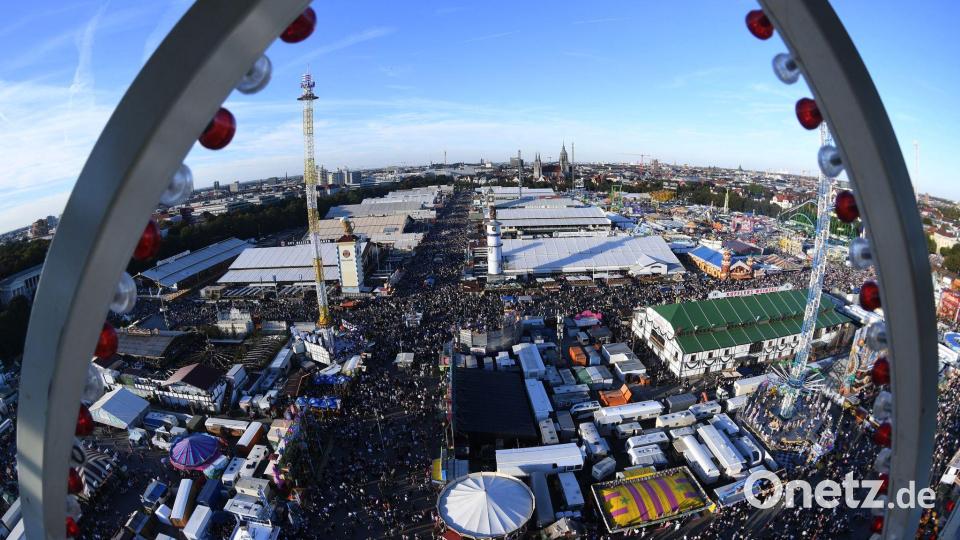 Es ist voll auf dem Oktoberfest. Bild: Felix Hörhager/dpa