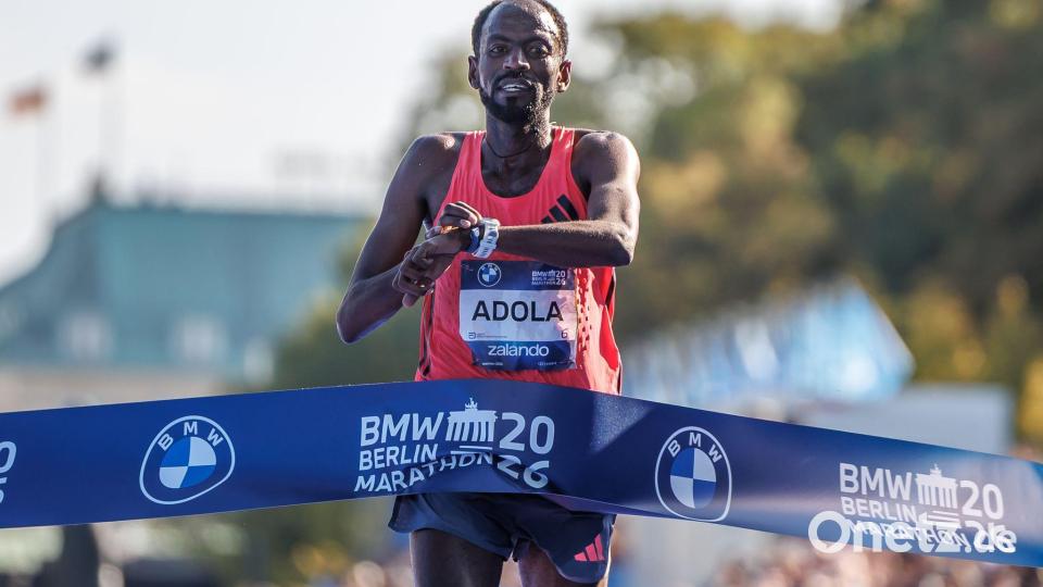 Guye Adola gewann in Abwesenheit von Weltrekordler Sabastian Sawe bei den Männern. Bild: Andreas Gora/dpa