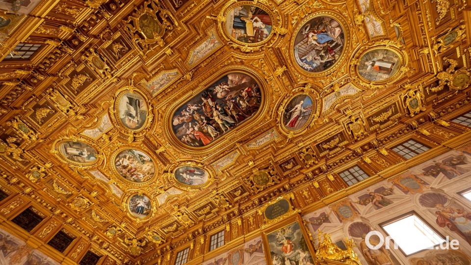 Mit dem Goldenen Saal zeigte die einstige Reichsstadt ihre Macht. Bild: Stefan Puchner/dpa