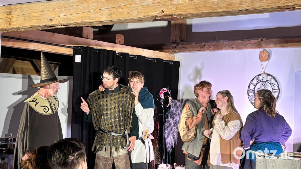 Das Ovigo-Theater gastierte am vergangenen Wochenende zweimal mit dem Impro-Stück "Heureka" in Kemnath. Bild: Holger Stiegler