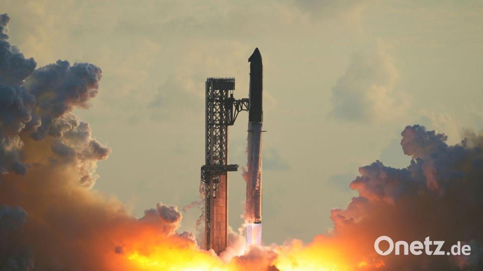 Das Raketensystem „Starship“ von SpaceX startet von Starbase in Texas zu einem Testflug. Bild: Eric Gay/AP/dpa
