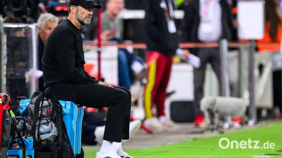 Klopp auf der Kiste: „Es gibt für mich keinen Grund, jetzt in Depression zu verfallen.“ Bild: Tom Weller/dpa