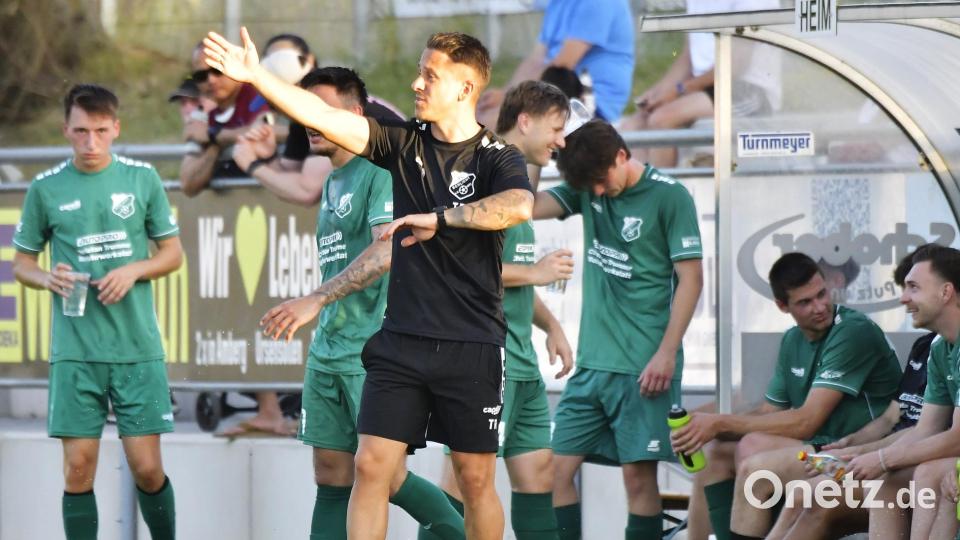 Trainer Sven Seitz gibt beim 1. FC Schlicht keine Kommandos mehr. Bild: Hubert Ziegler