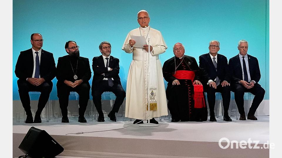 Leo XIV. traf sich auch mit Vertretern anderer Religionen. Bild: Gregorio Borgia/AP/dpa