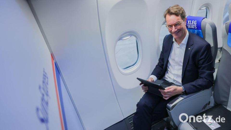 Wüst brach am Morgen mit einer großen Delegation in einem Linienflieger von Düsseldorf nach Ankara auf. Bild: Rolf Vennenbernd/dpa