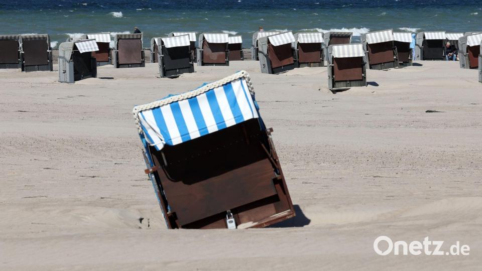 Der CDU-Politiker Philipp Amthor hatte politische Schwierigkeiten wegen eines Strandkorbs im Kanzleramt. (Symbolbild) Bild: Bernd Wüstneck/dpa