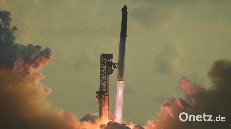 Das Raketensystem „Starship“ von SpaceX startet von Starbase in Texas zu einem Testflug Bild: Eric Gay/AP/dpa