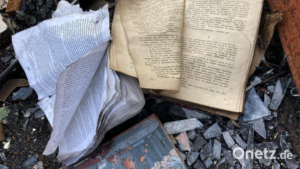Auf dem Bücherbasar Petriwka sind viele Tausend Bücher verbrannt. (Archivbild) Bild: Friedemann Kohler/dpa