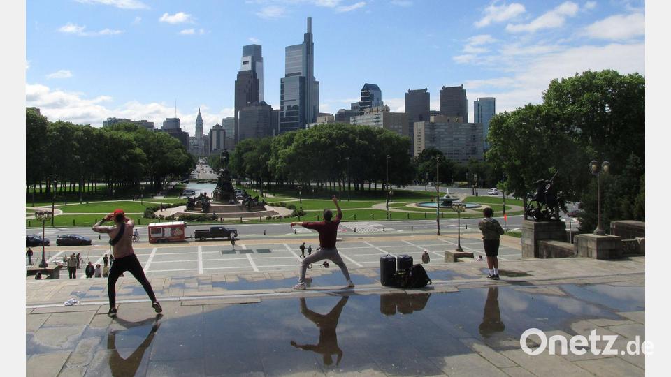 „The Steps: Die Geschichte meines Lebens“ ist der Titel von Stallones Autobiografie – eine Anlehnung an die Treppen in Philadelphia, auf denen er als „Rocky“ trainierte. (Archivbild) Bild: Heike Schmidt-Windhoff/dpa-tmn
