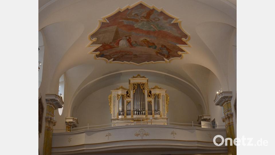 Die Kubak-Orgel, die im Jahr 2000 gebaut wurde, wird nach dem Festakt noch gereinigt. Bild: Elisabeth Dobmayer