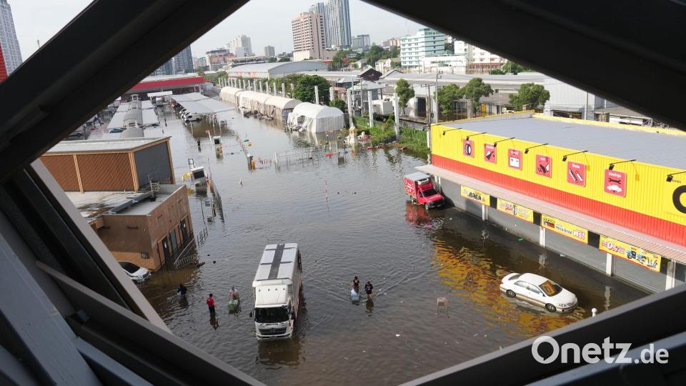 Hunderttausende Menschen sind allein in Bangkok betroffen. Bild: Sakchai Lalit/AP/dpa