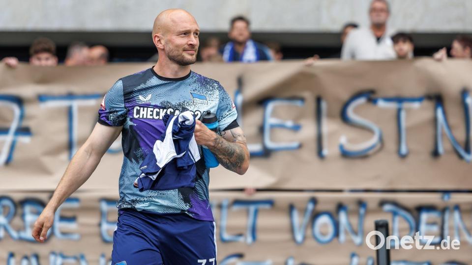 Der frühere Hertha-Kapitän Toni Leistner läuft künftig in der 6. Liga auf. (Archivbild) Bild: Andreas Gora/dpa