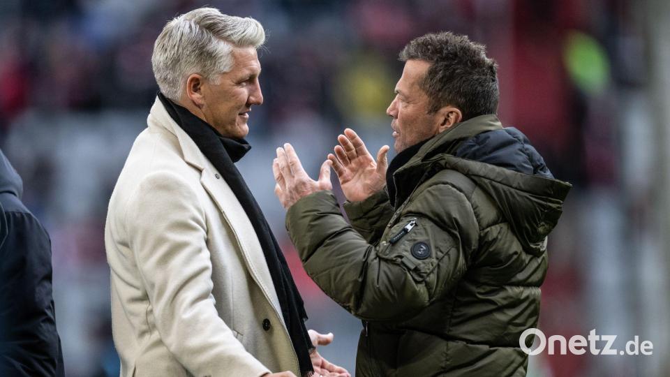 Sind sich nicht einig: Bastian Schweinsteiger (l) und Lothar Matthäus. (Archivbild) Bild: Tom Weller/dpa