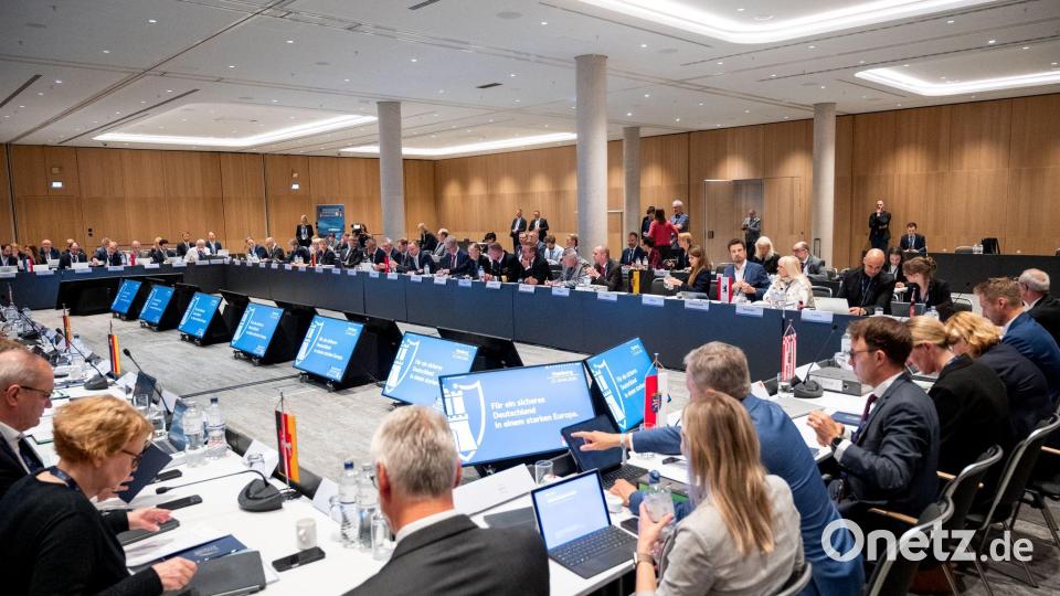 Innenministerkonferenz im Juni. Künftig reichen 13 Stimmen. Bild: Daniel Bockwoldt/dpa