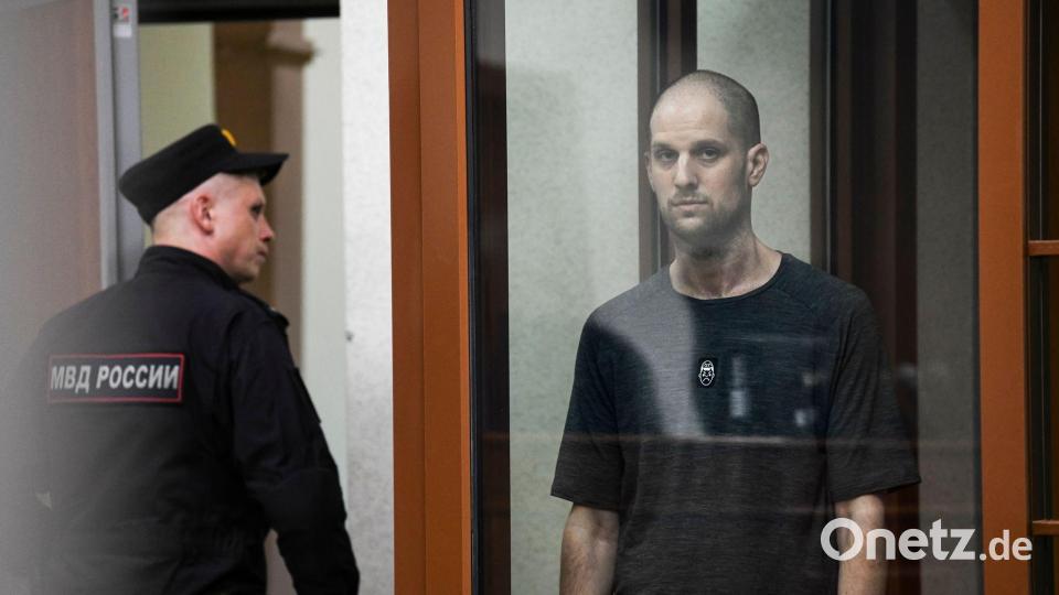 Der US-Journalist Evan Gershkovich verbrachte in Russland 491 Tage im Gefängnis. (Archivbild) Bild: Dmitri Lovetsky/AP/dpa