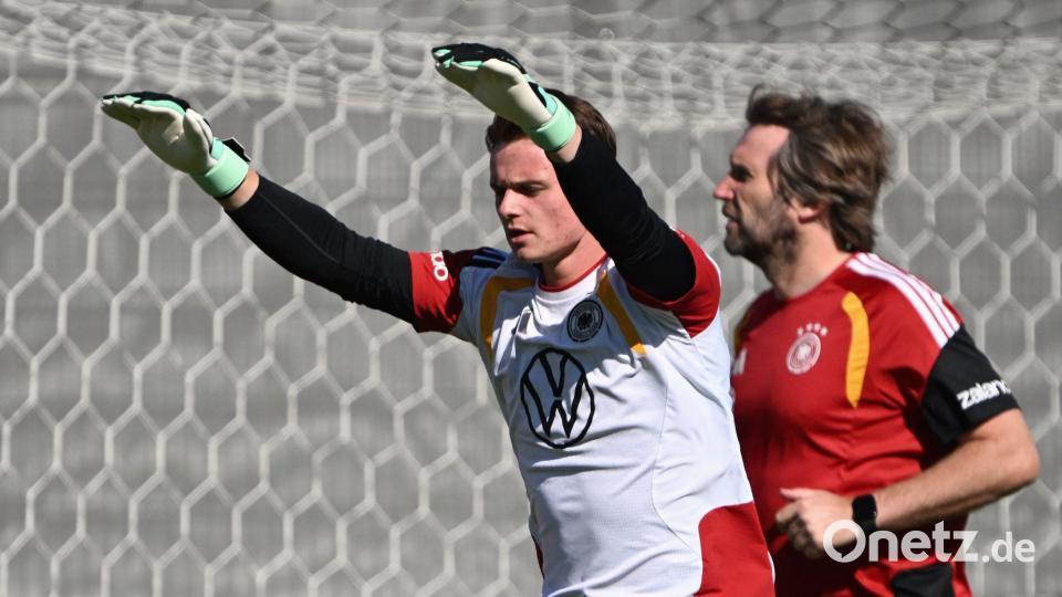 Jonas Urbig kann sich auf seinen ersten Länderspiel-Einsatz vorbereiten. Bild: Federico Gambarini/dpa