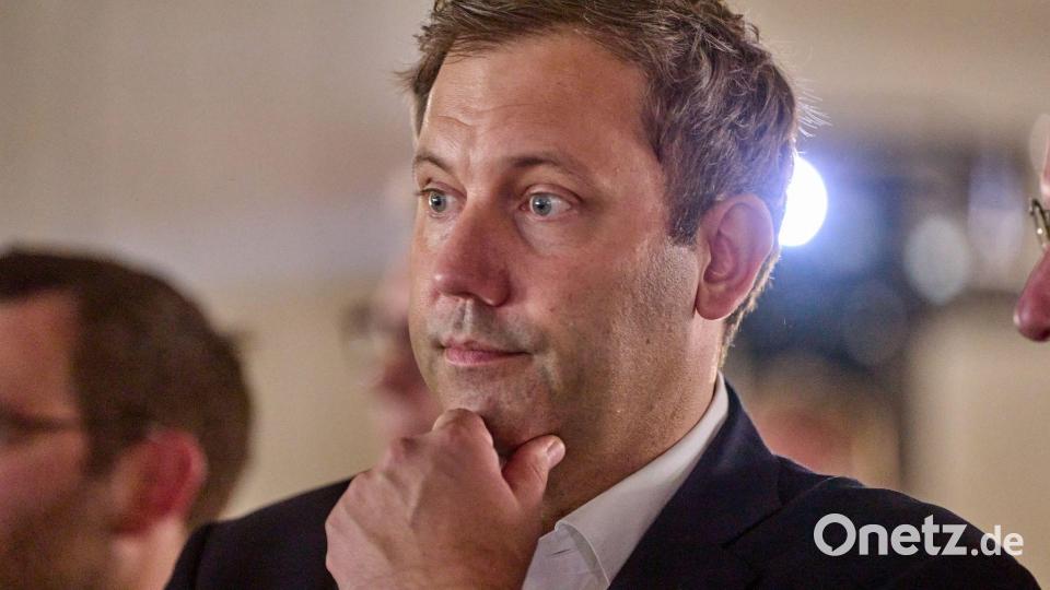 SPD-Chef und Finanzminister Lars Klingbeil sagt, Reformen in der Pflege seien nötig - dabei geht es auch um viel Geld. Bild: Thomas Frey/dpa