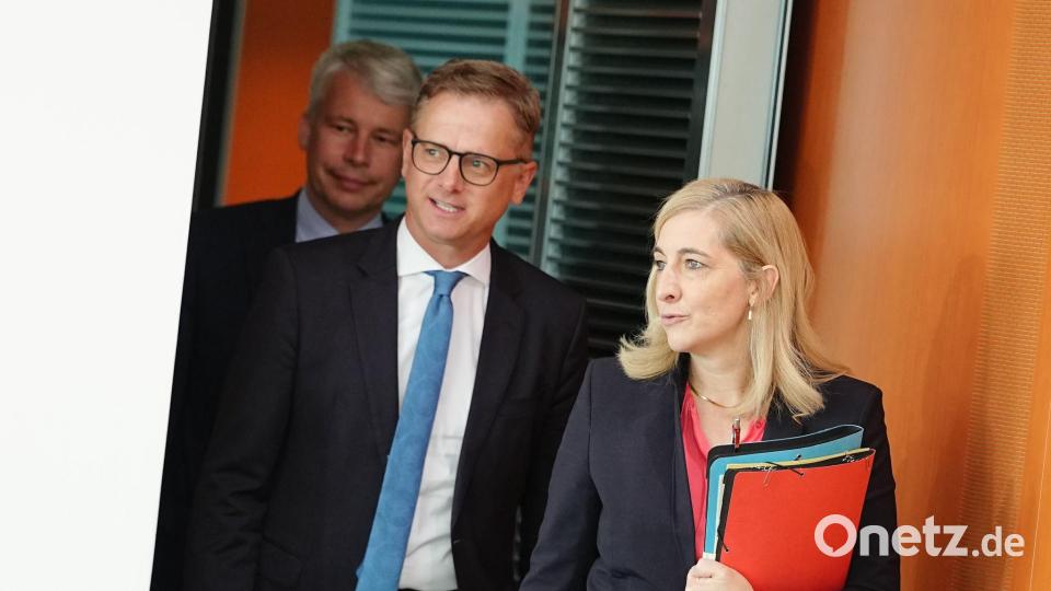 Gesundheitsminister Carsten Linnemann hat die Pflegereform auf Basis seiner Vorgängerin Nina Warken durchs Kabinett gebracht. Archivbild: Kay Nietfeld/dpa