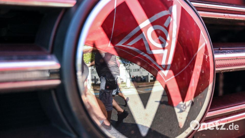 Volkswagen hat eine Reihe von Tarifverträgen gekündigt. (Archivbild) Bild: Hendrik Schmidt/dpa