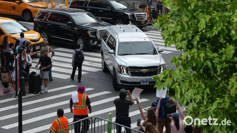 Von der Hochzeit kursierten überwiegend Bilder von Autos, die zum Madison Square Garden fahren. (Archivbild) Bild: Ryan Murphy/AP/dpa