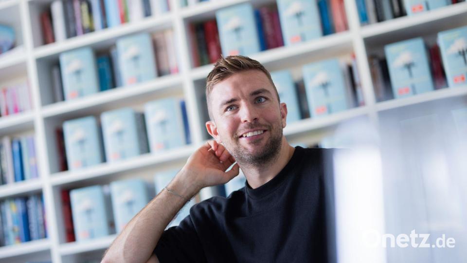 Christoph Kramer schreibt über Abschied und Glück. Bild: Rolf Vennenbernd/dpa