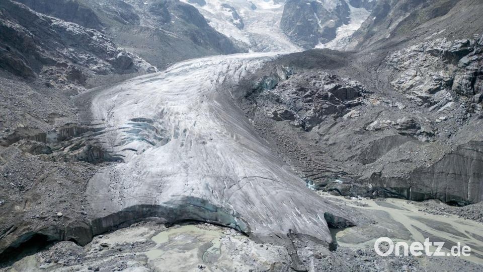 Hitzewellen und wenig Schnee setzen den Gletschern in der Schweiz, Österreich und Deutschland massiv zu. Bild: Kay Nietfeld/dpa