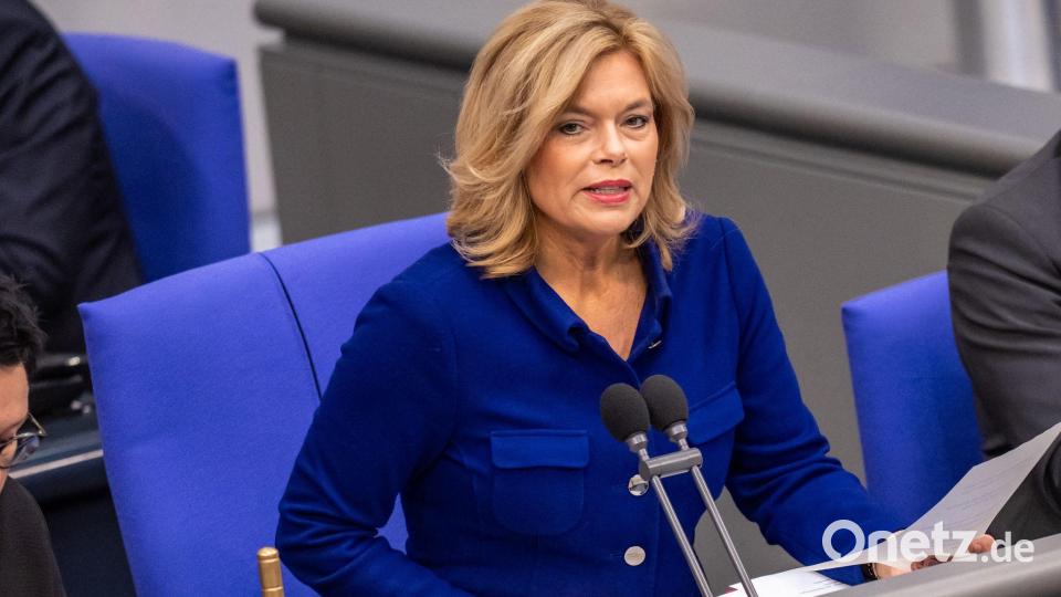 Bundestagspräsidentin Julia Klöckner (CDU) sagt, man müsse grundsätzlich dahin gehen, wo die politische Meinungsbildung stattfinde. (Archivbild) Bild: Michael Kappeler/dpa