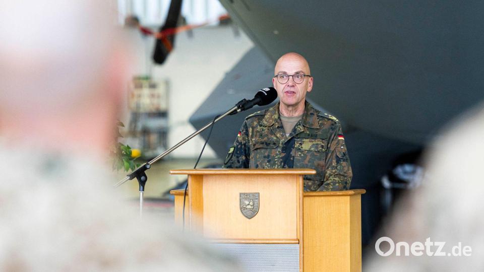 Generalleutnant Katz würdigte den Einsatz der deutschen Kräfte im Irak. Bild: Michael Matthey/dpa