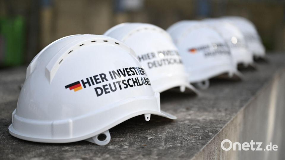 Das Finanzministerium macht Werbung fürs Sondervermögen. (Archivbild) Bild: Marijan Murat/dpa
