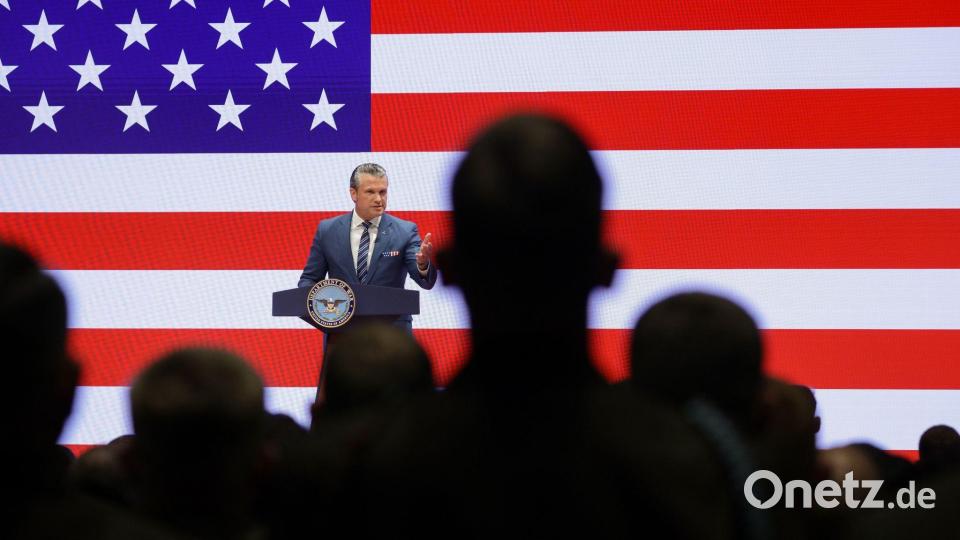 Hegseths verteidigt vor Militärs bereits erfolgte Veränderungen - und kündigt weitere an. Bild: Alex Wong/Pool Getty Images North America/AP/dpa