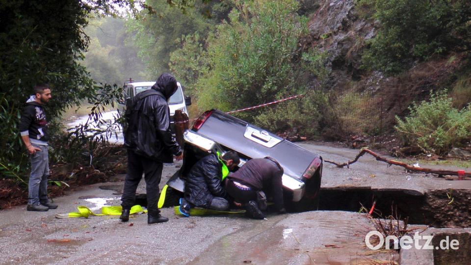 Auf Kreta führen Unwetter zu Überschwemmungen und Straßenschäden. Bild: InTime News/AP/dpa