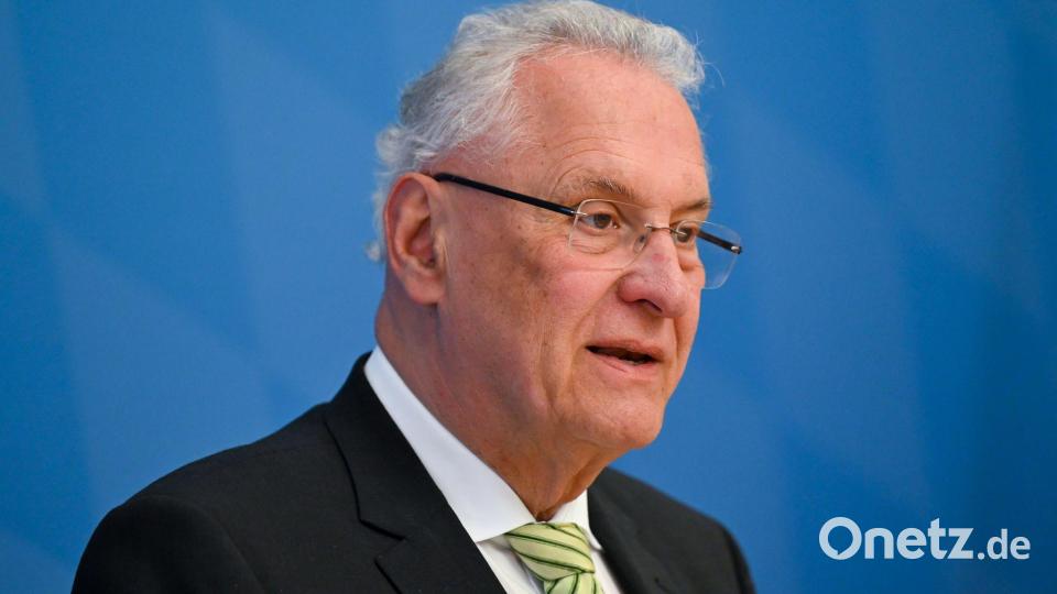 Bayerns Innenminister Joachim Herrmann (CSU) ist aktuell Sprecher der sogenannten B-Länder. (Archivbild) Bild: Sven Hoppe/dpa