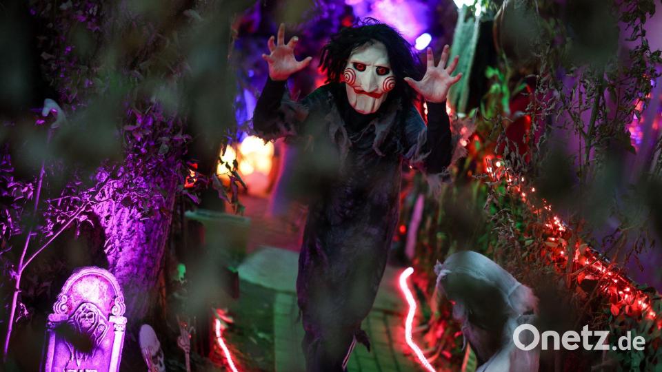 Das „Halloween-Haus“ im nordrhein-westfälischen Mettmann sorgt für Gänsehaut. Bild: Christoph Reichwein/dpa