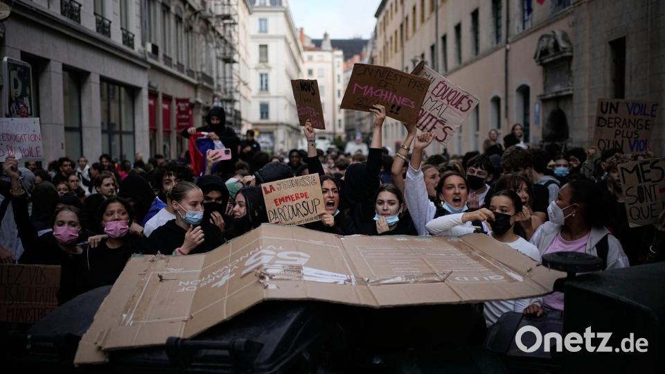 Bei den Protesten geht es auch um Chancengleichheit. Bild: Laurent Cipriani/AP/dpa